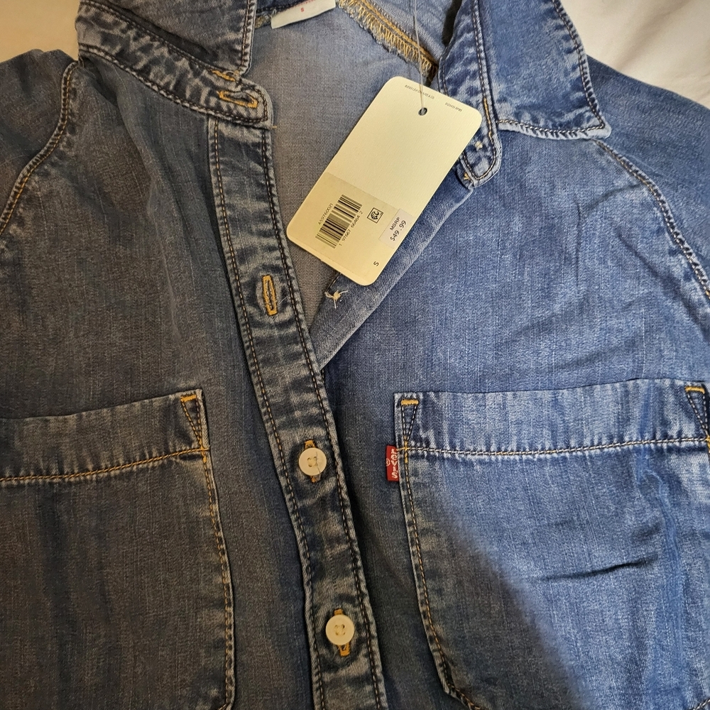 Levi's denim button up blouse small